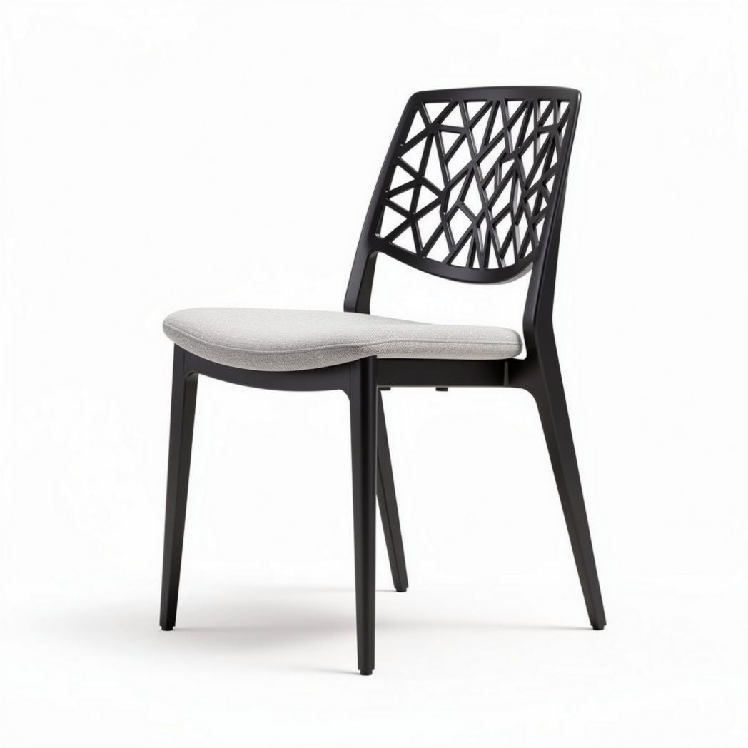 Chaise en plastique noir avec coussin gris et design moderne 45 x 50 x 85cm